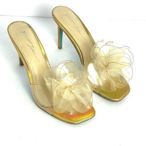 Blue by Betsey Johnson Dulce Lucite Heels Iridescent Gold Flower Petals Sz 8.5 M